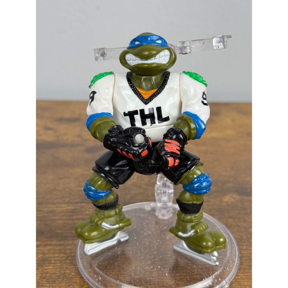 Teenage Mutant Ninja Turtles Leonardo Slap Shot 1991 Playmates Hockey Figure